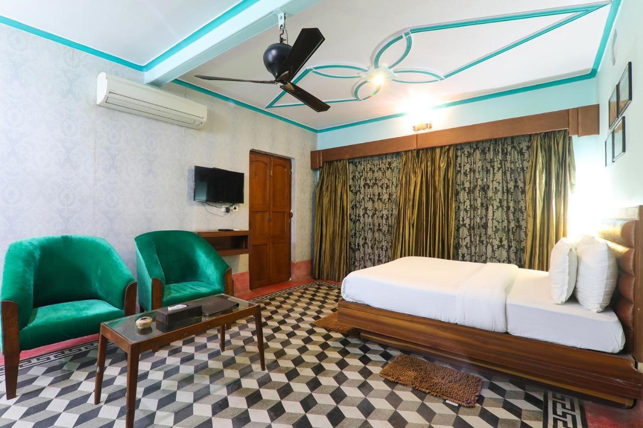 Fabhotel East View Варанаси Екстериор снимка