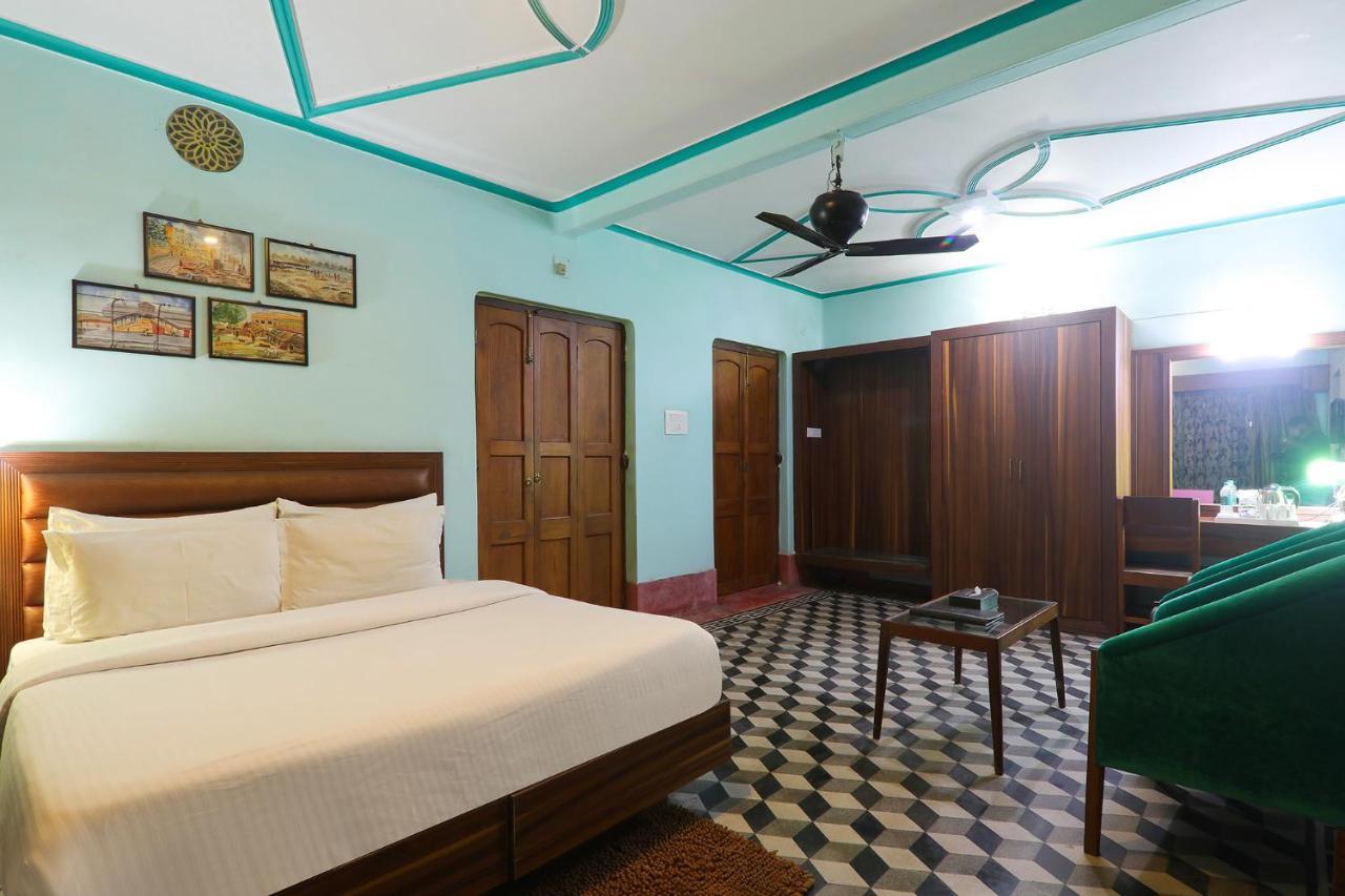 Fabhotel East View Варанаси Екстериор снимка