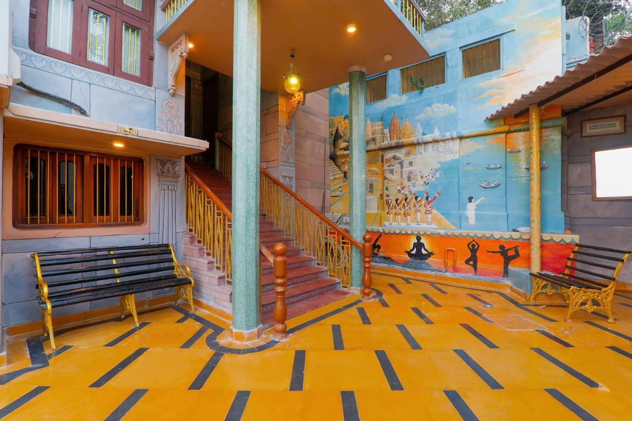 Fabhotel East View Варанаси Екстериор снимка