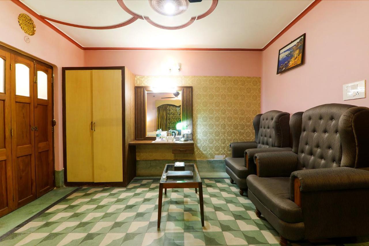 Fabhotel East View Варанаси Екстериор снимка