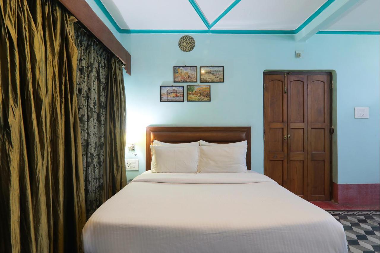Fabhotel East View Варанаси Екстериор снимка